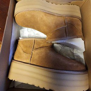 UGG  Classic Ultra Mini Platform - Size 7 Chestnut - New with Tags